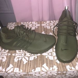 Nike Olive green sneakers